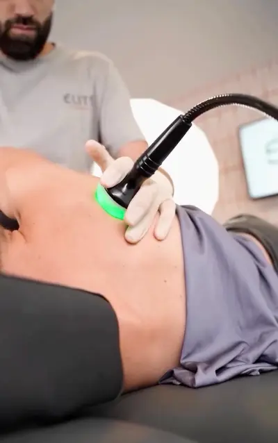 Fisioterapeuta aplicando ABD Modular Biotronic en Élite Zaragoza